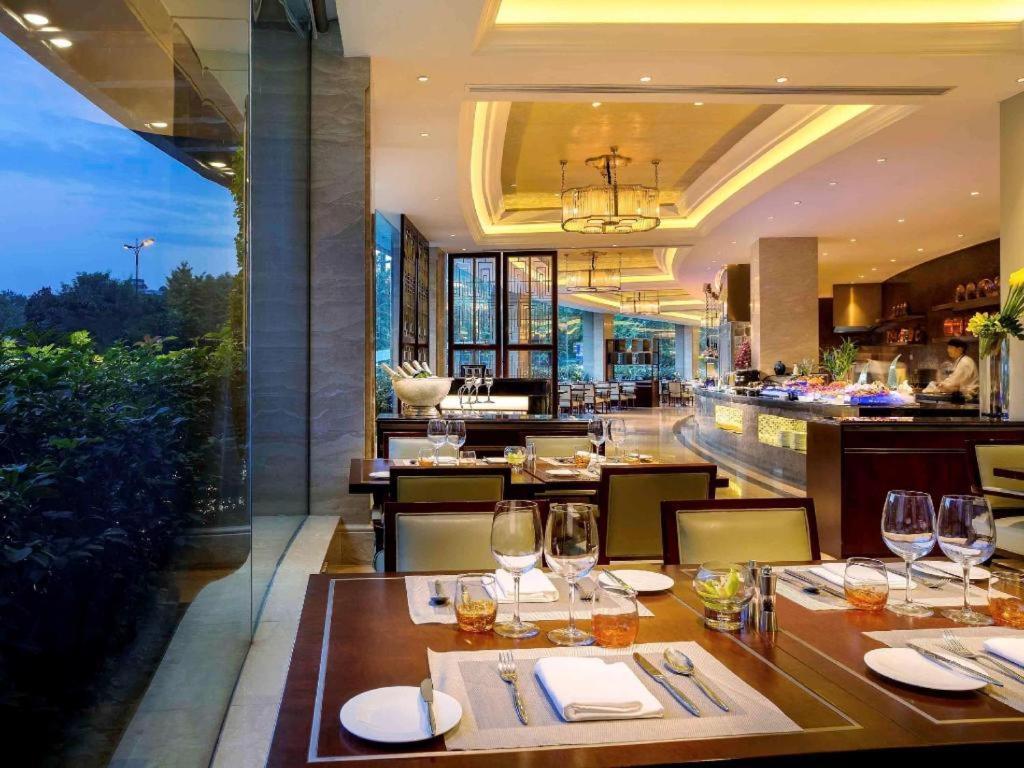 Sofitel Hangzhou Westlake - Few Steps To West Lake, With Panoramic Lake View Terrace Buitenkant foto